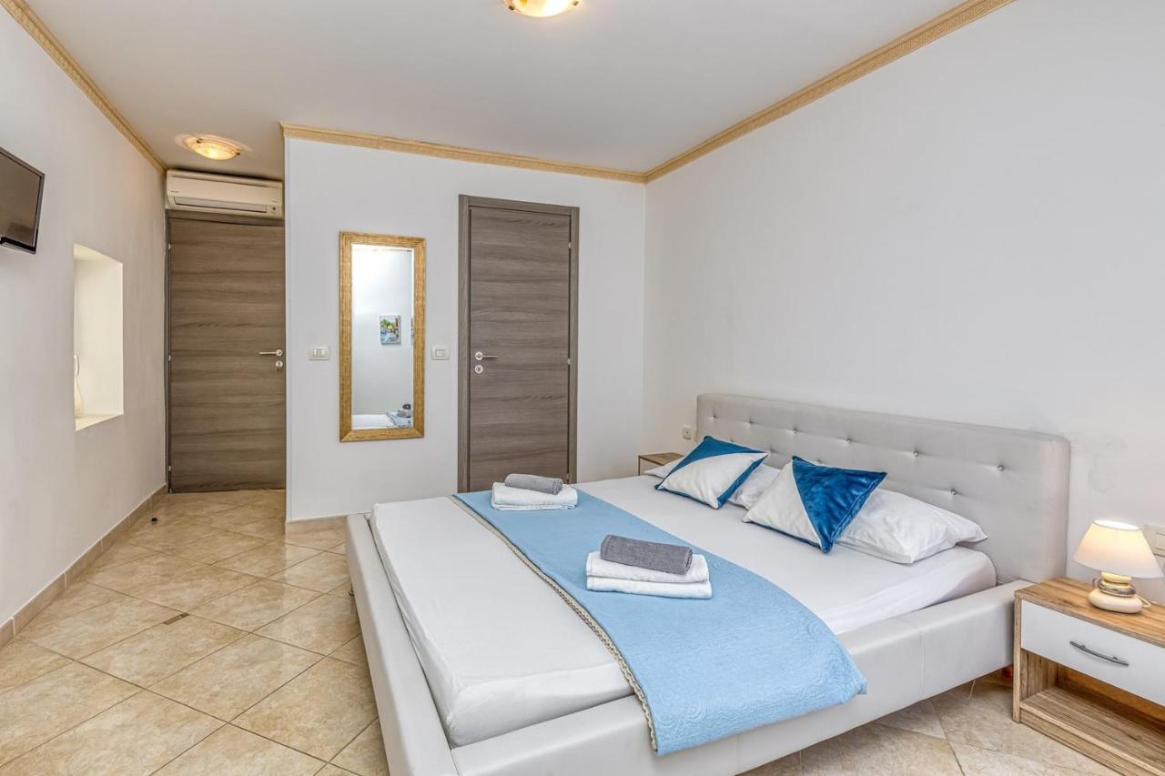 Rooms On Liberty Square Poreč Buitenkant foto