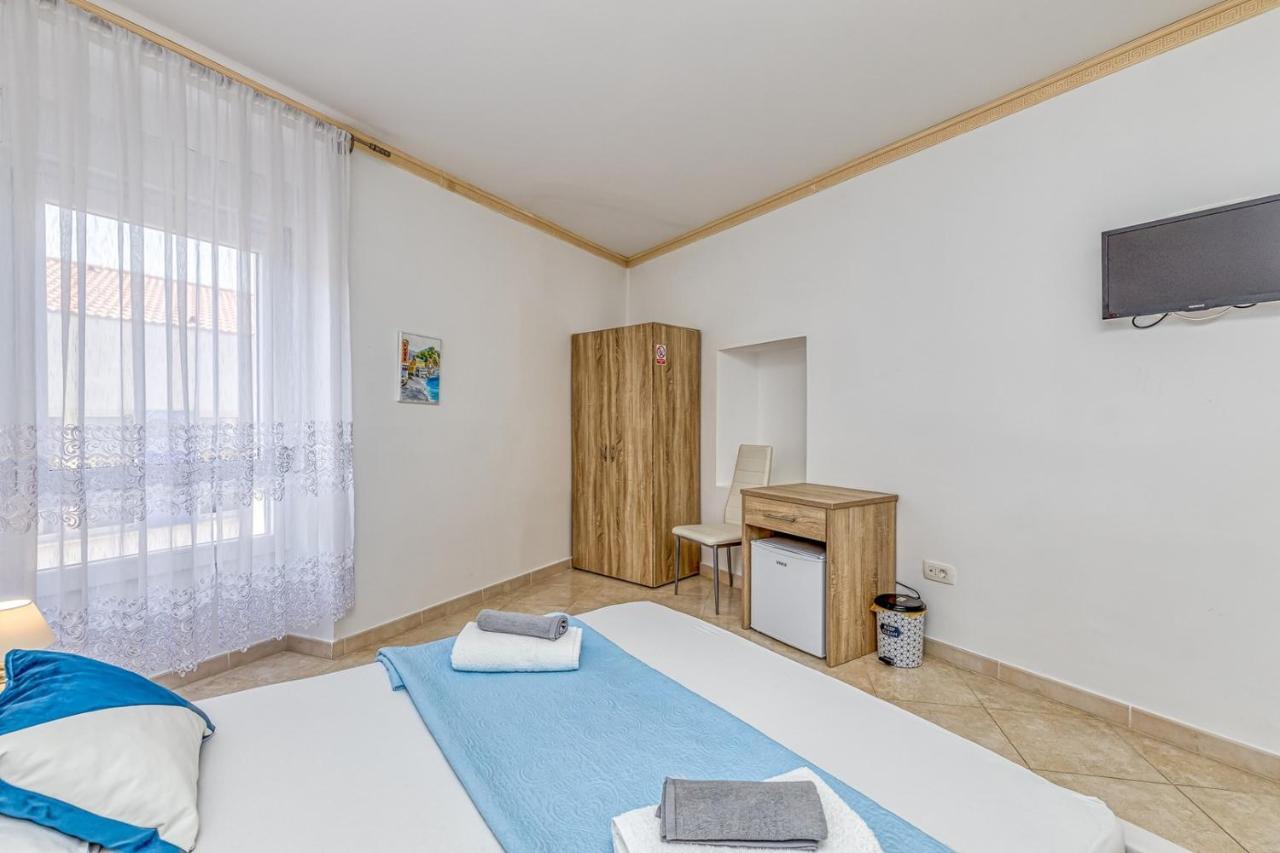 Rooms On Liberty Square Poreč Buitenkant foto