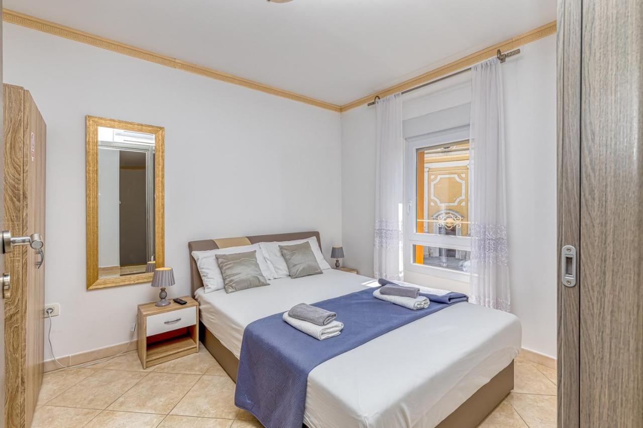 Rooms On Liberty Square Poreč Buitenkant foto